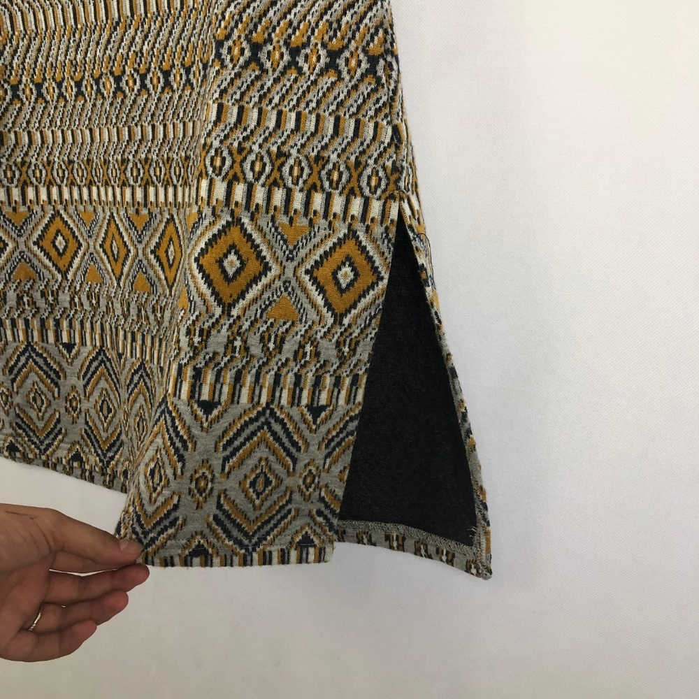 Romeo + Juliet Couture Tribal Print Tunic Top L - Picture 3 of 7